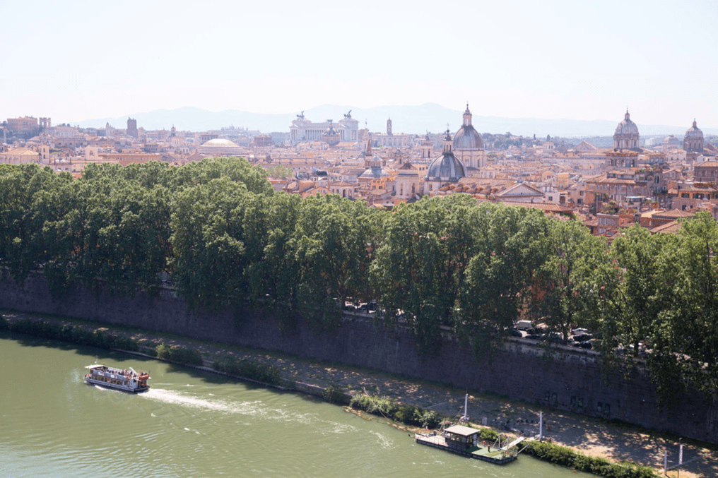 River and roof tops of Rome